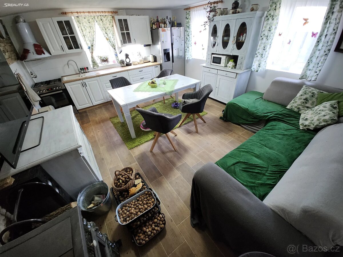 Rodinny dům/statek - 2