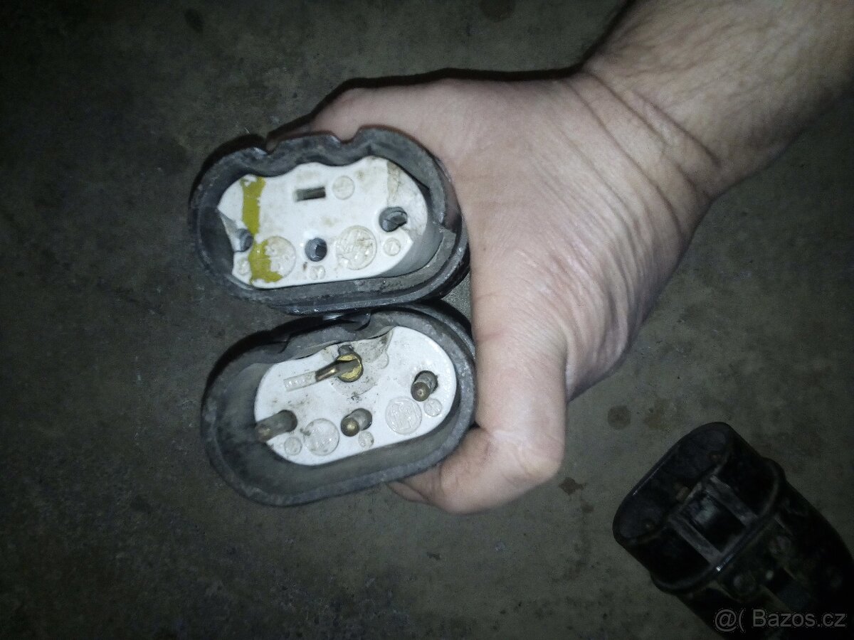 prodam retro,stare,ovalne zasuvky a zastrčky - 2