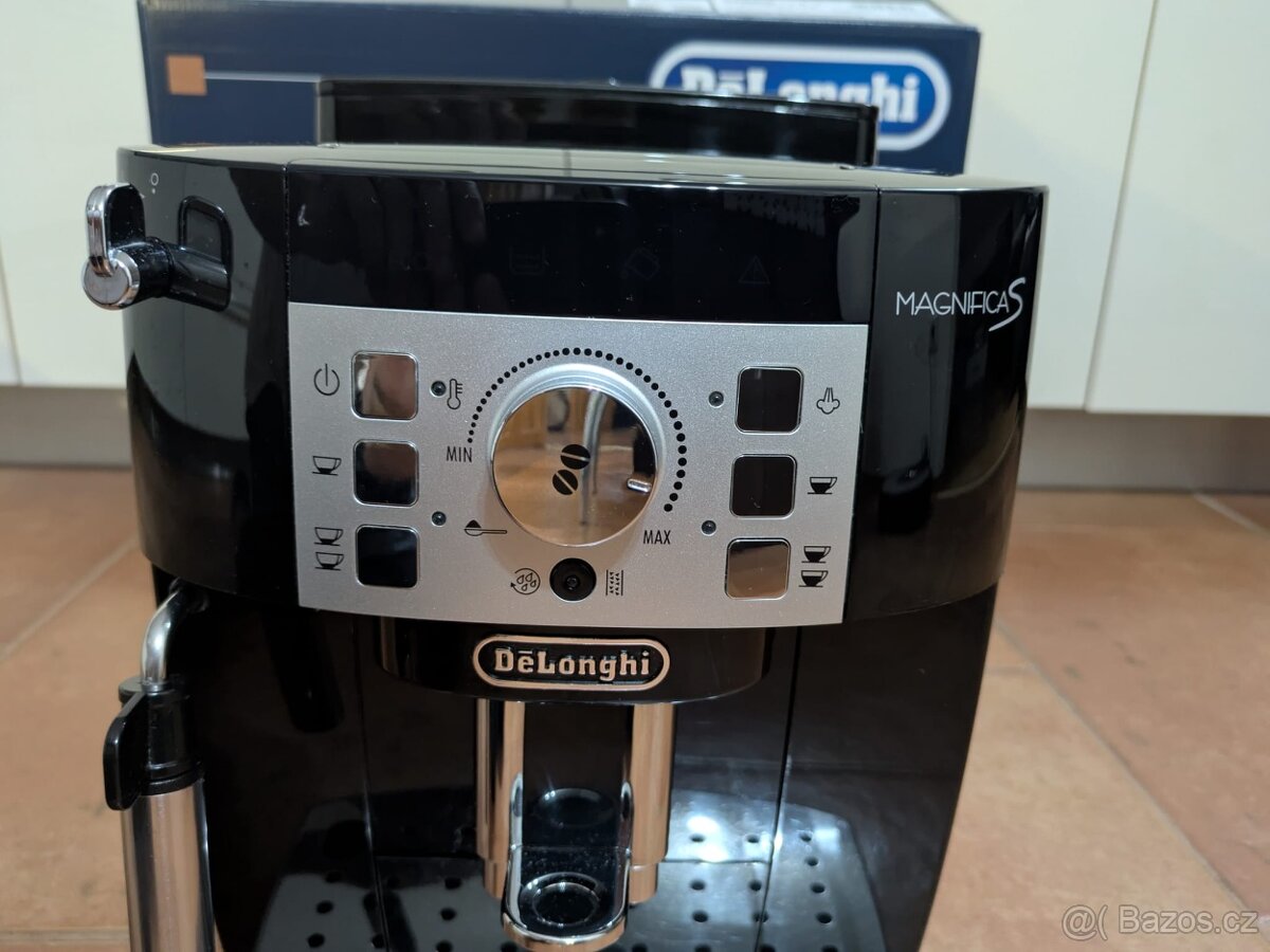 DeLonghi Magnifica S ECAM 22.110.B - 2