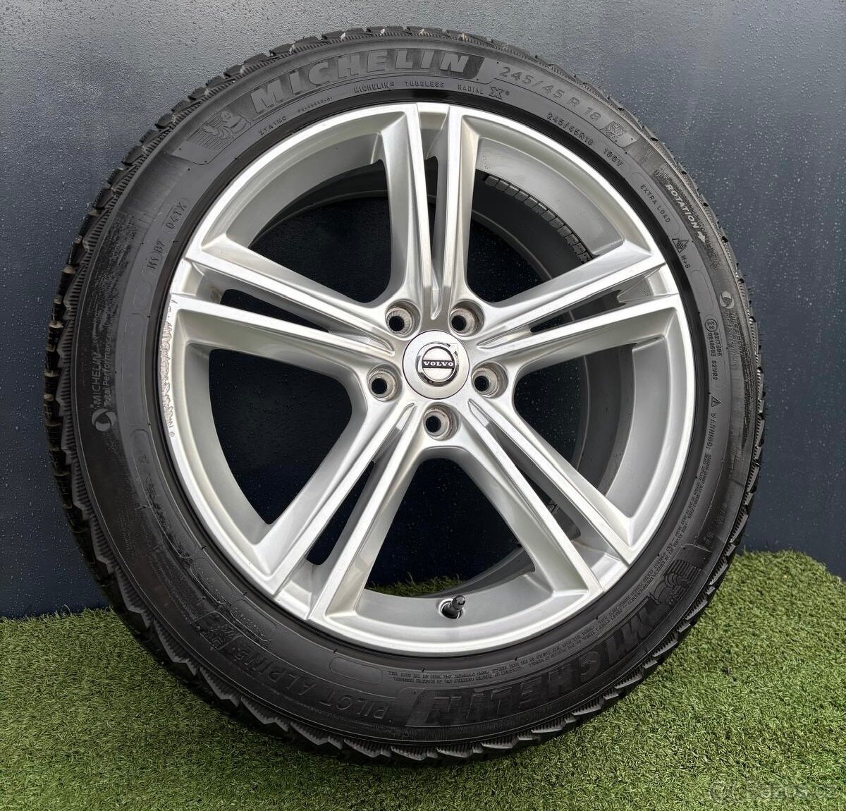Originální zimní sada Volvo V90 / S90 245/45R18 - 2