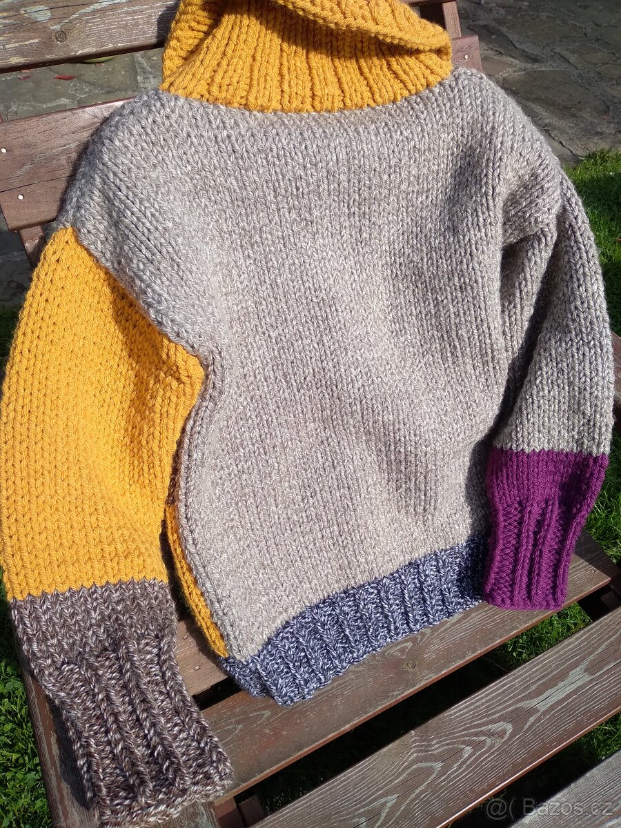 Dámský ručně pletený svetr - 2