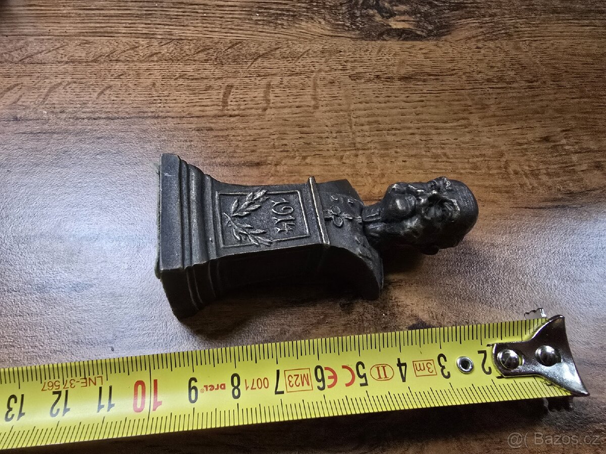 KRÁSNÁ STARÁ KOVOVÁ BUSTA- FRANTIŠEK JOSEF 1914 - 2