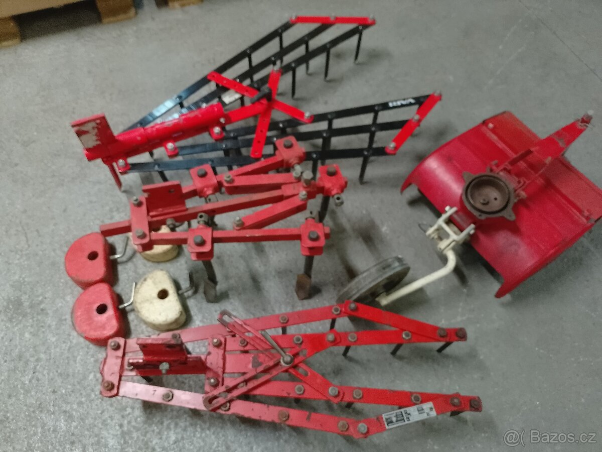 Vari příslušenství,kypřič, brány, závaží, plečka - 2