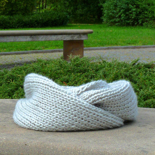 Nákrčník - šedý objemný (nový) - 2