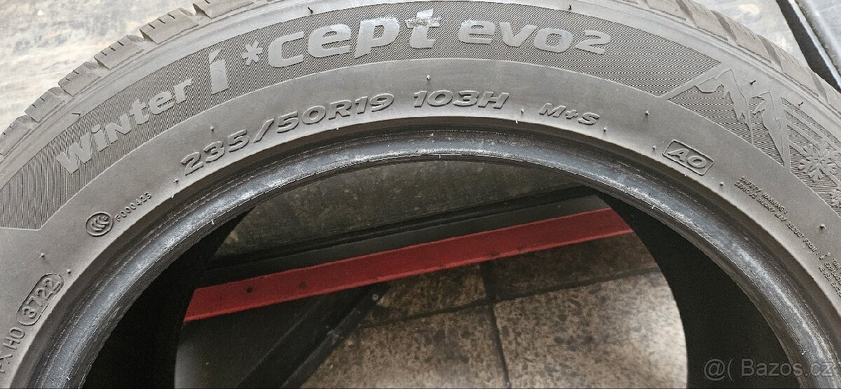 235/50 R 19 zimni - 2