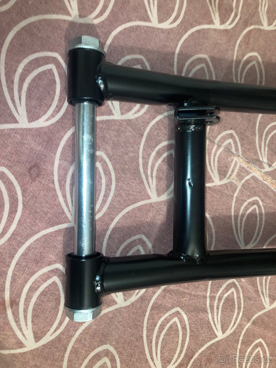 Mz etz 125 , 150 zadni vidlice - 2