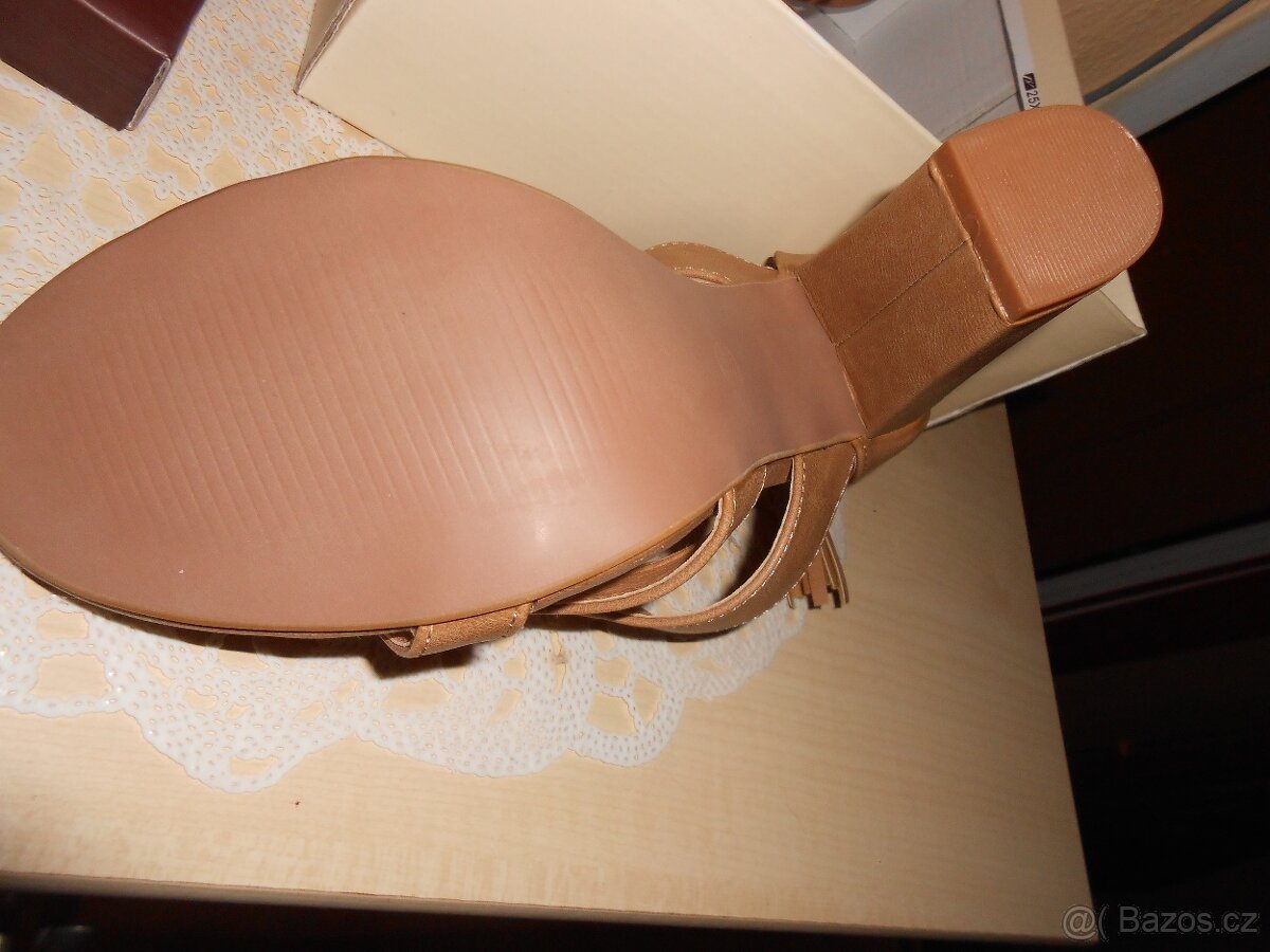 Nové dámské sandály - 2