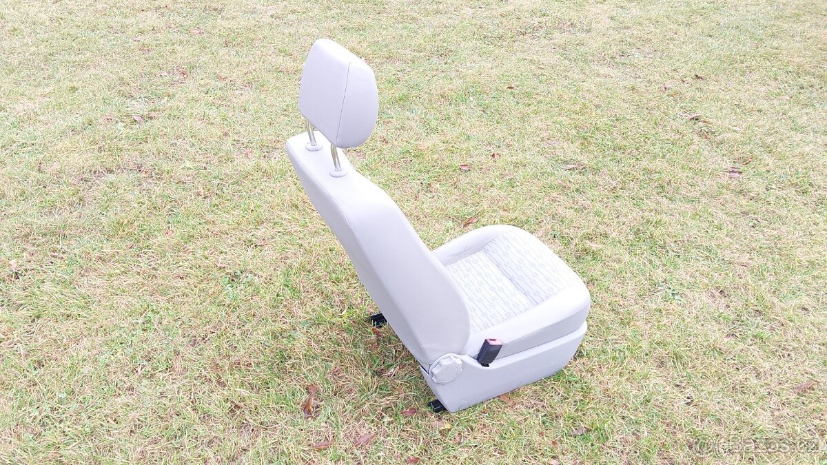 Volkswagen Transporter T5 – Sedadlo řidič - 2