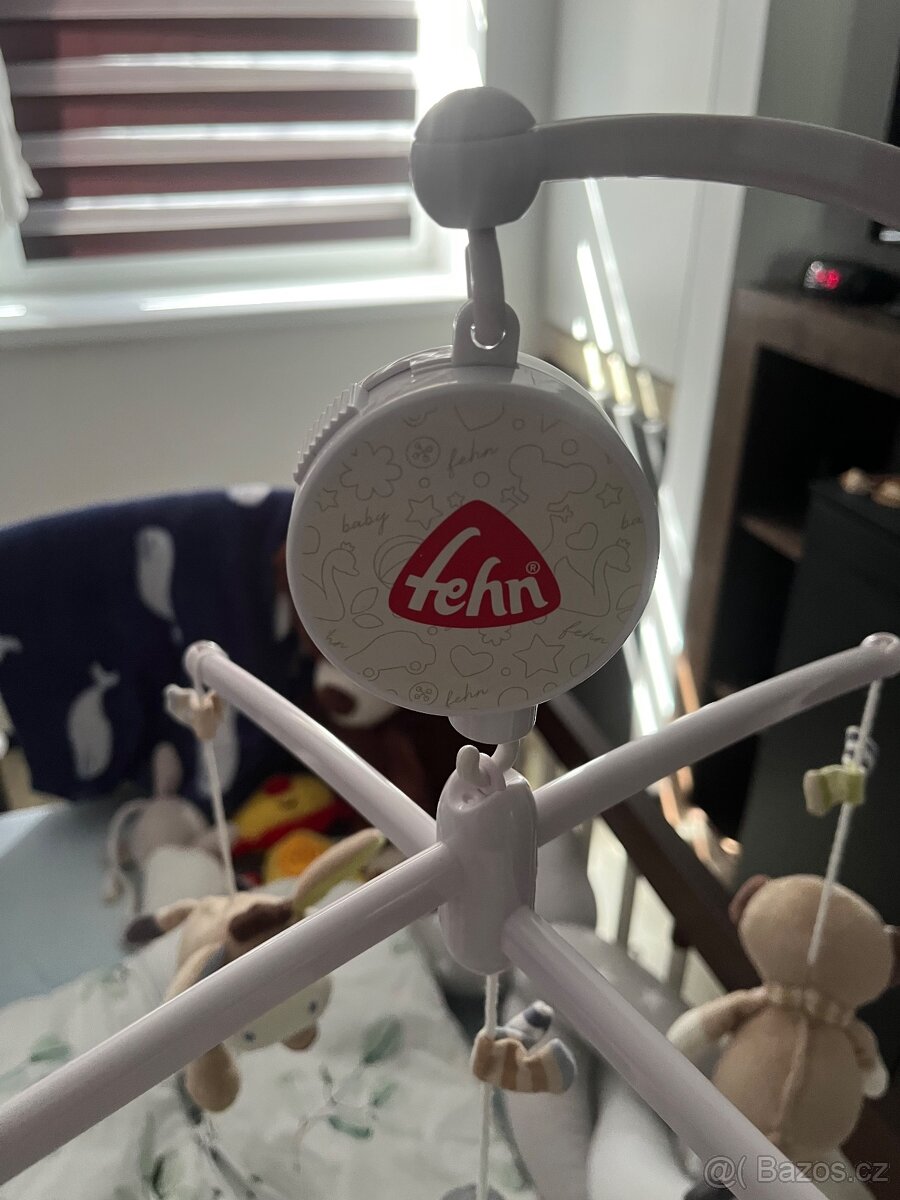 Kolotoč nad postýlku Fehn - 2