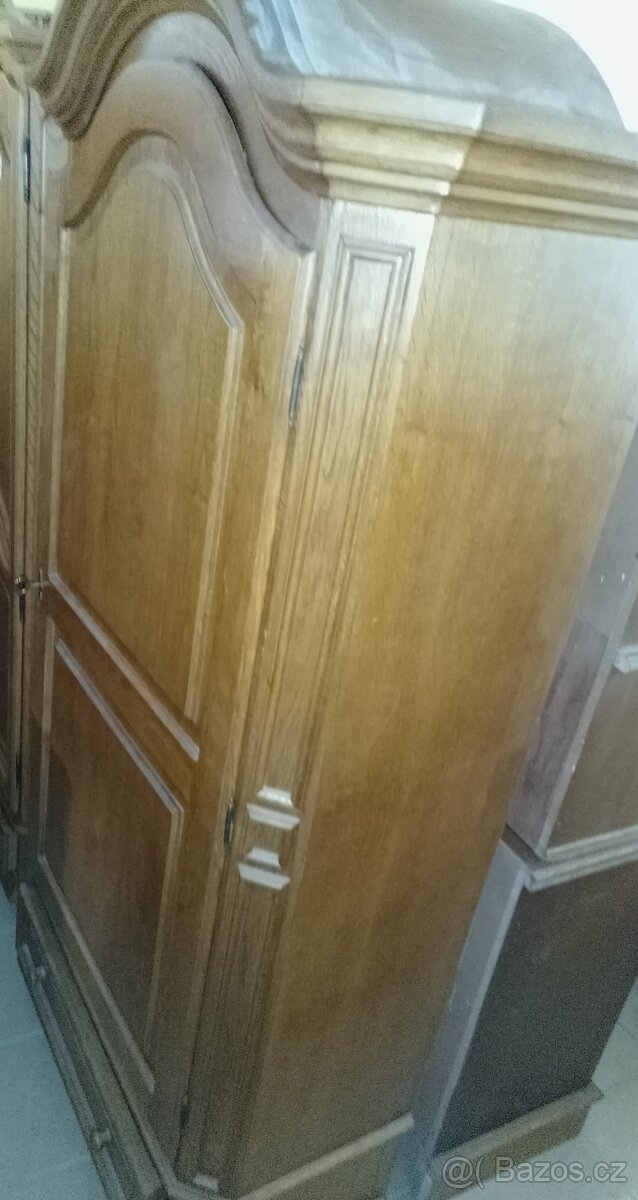 Dubová šatní skříň - 2