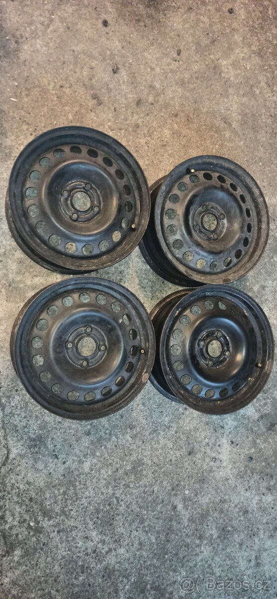 Prodám 4 ks plech disku Opel 15" - 2