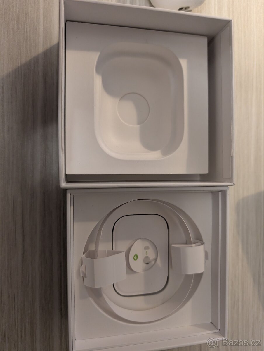 AirPods Pro 2 (2023) + cerny case - 2