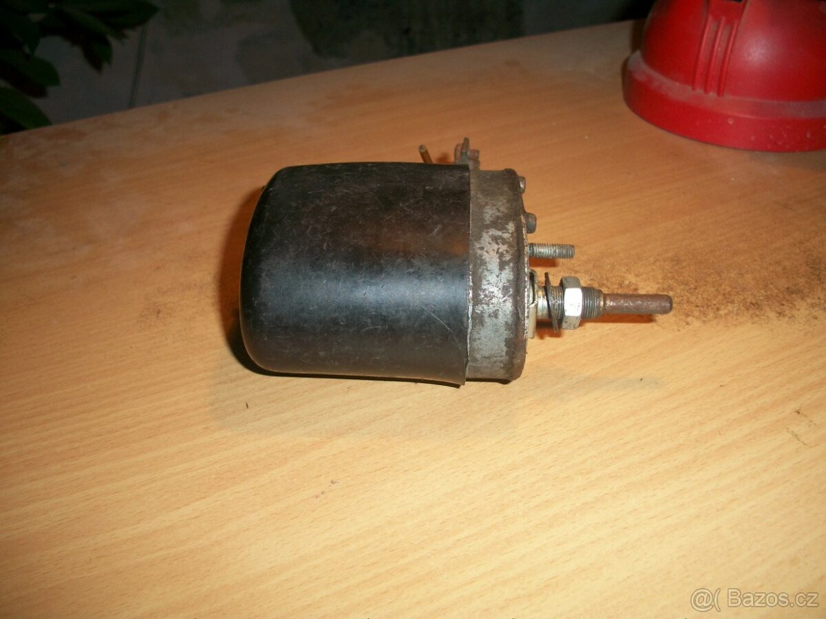 Motorek stěračů - 2