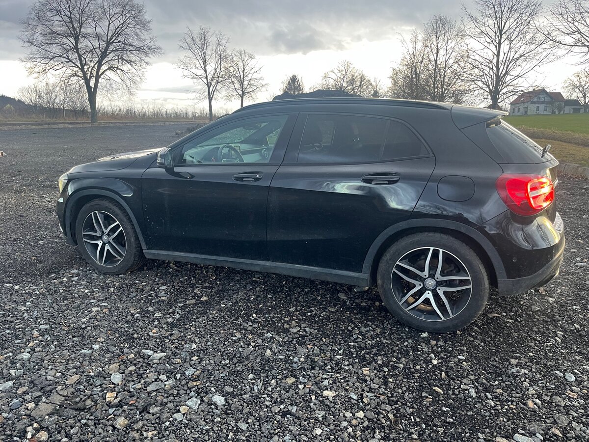 Mercedes GLA 220d - 2