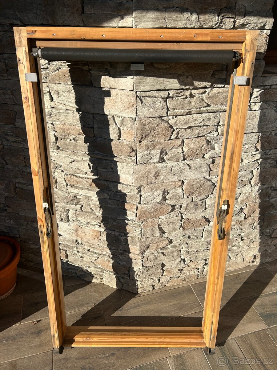 Prodám střešní okna Velux - 2