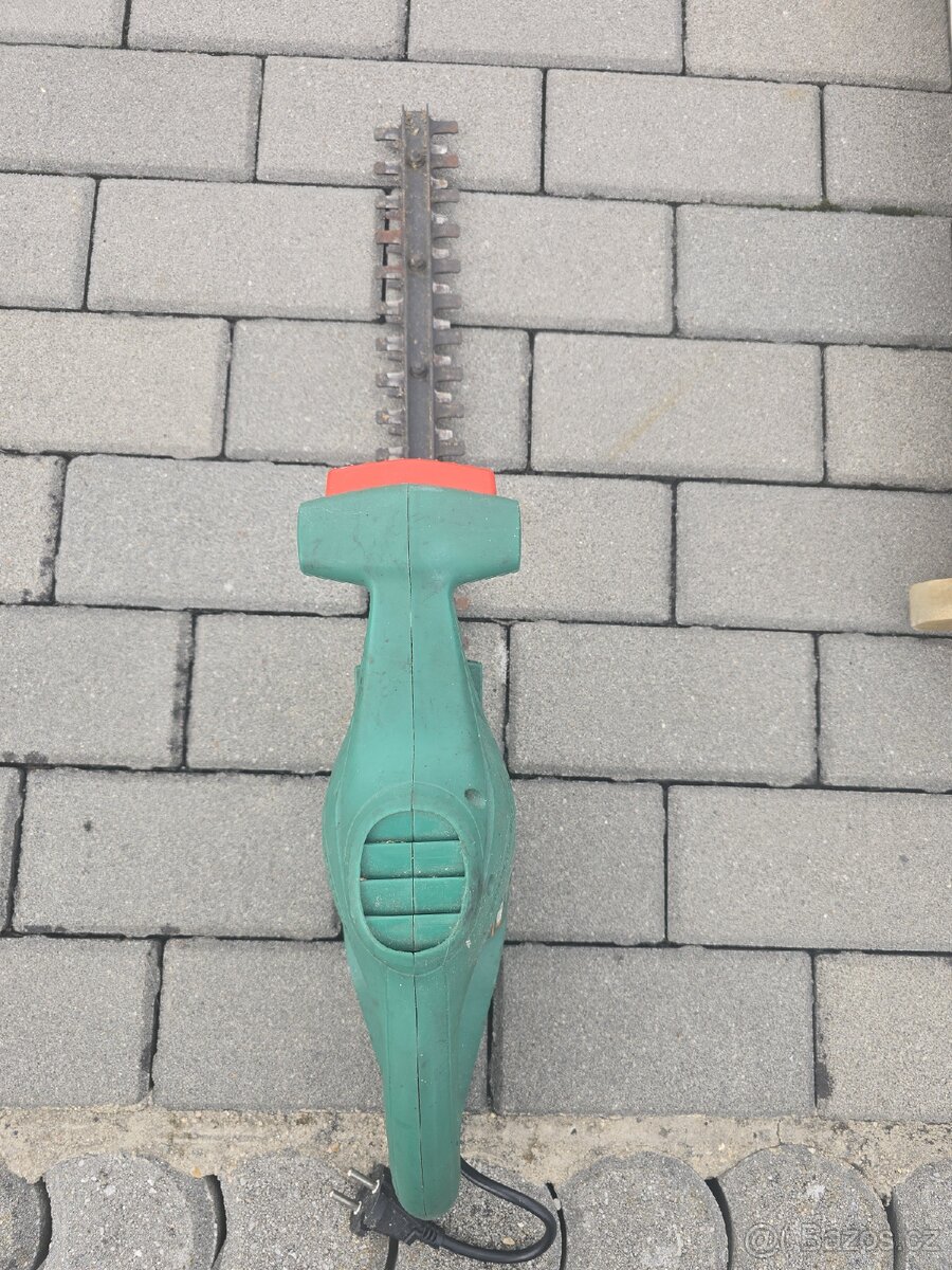 Zastřihovač tuji - 2