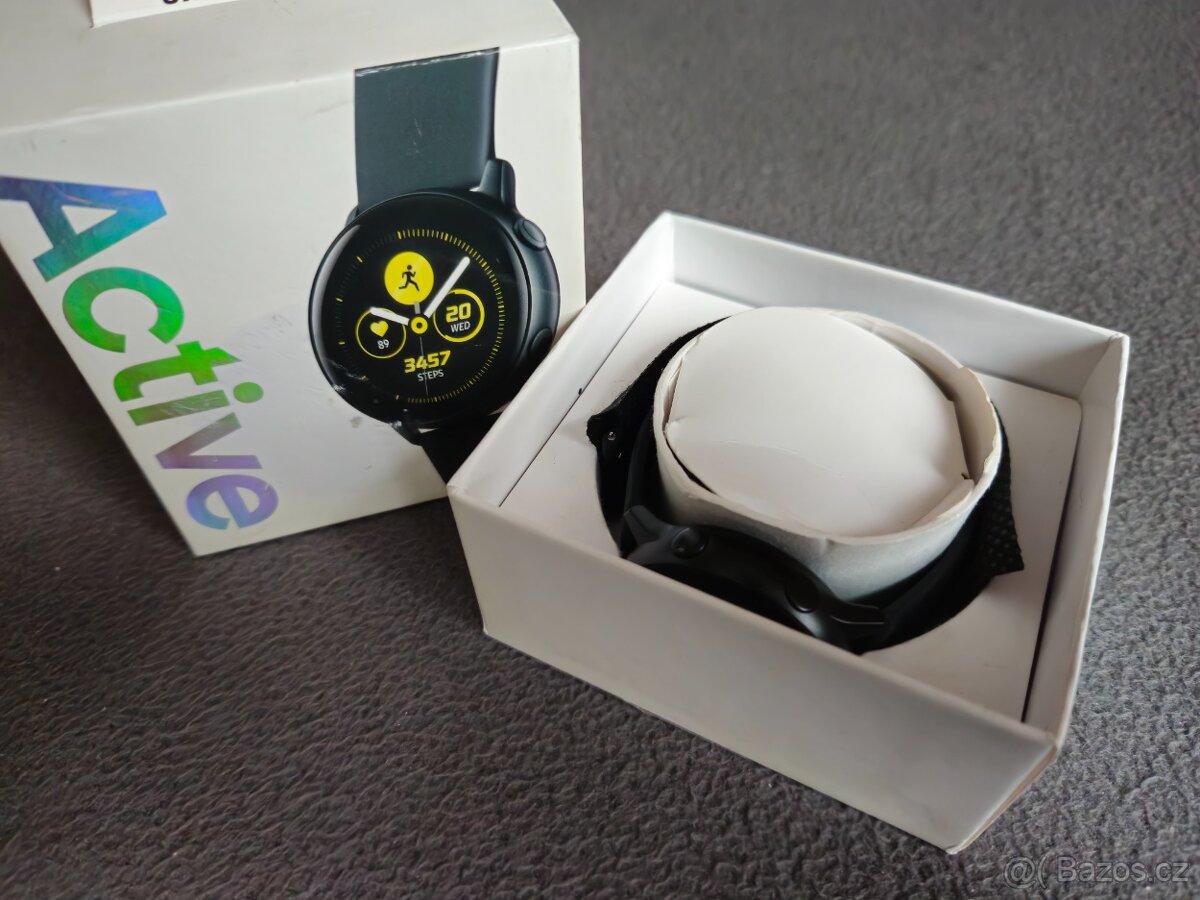 Chytré hodinky Samsung Galaxy Watch Active40mm černé krásné - 2