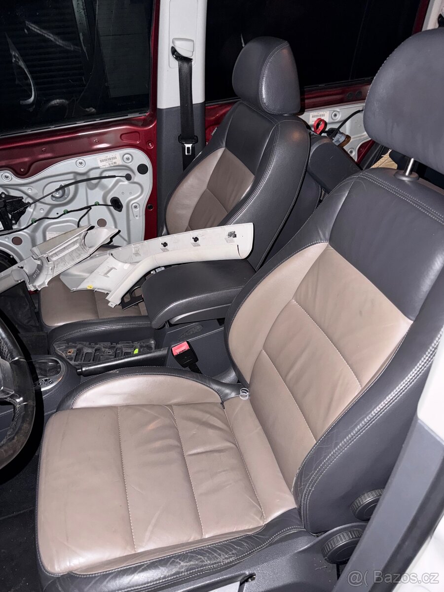 VW TOURAN R-line 2.0TDI DSG - 2