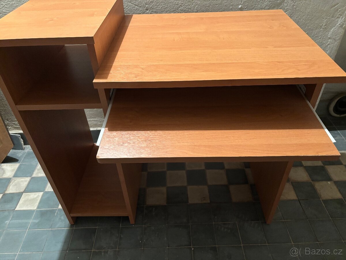PC stůl zdarma - 2