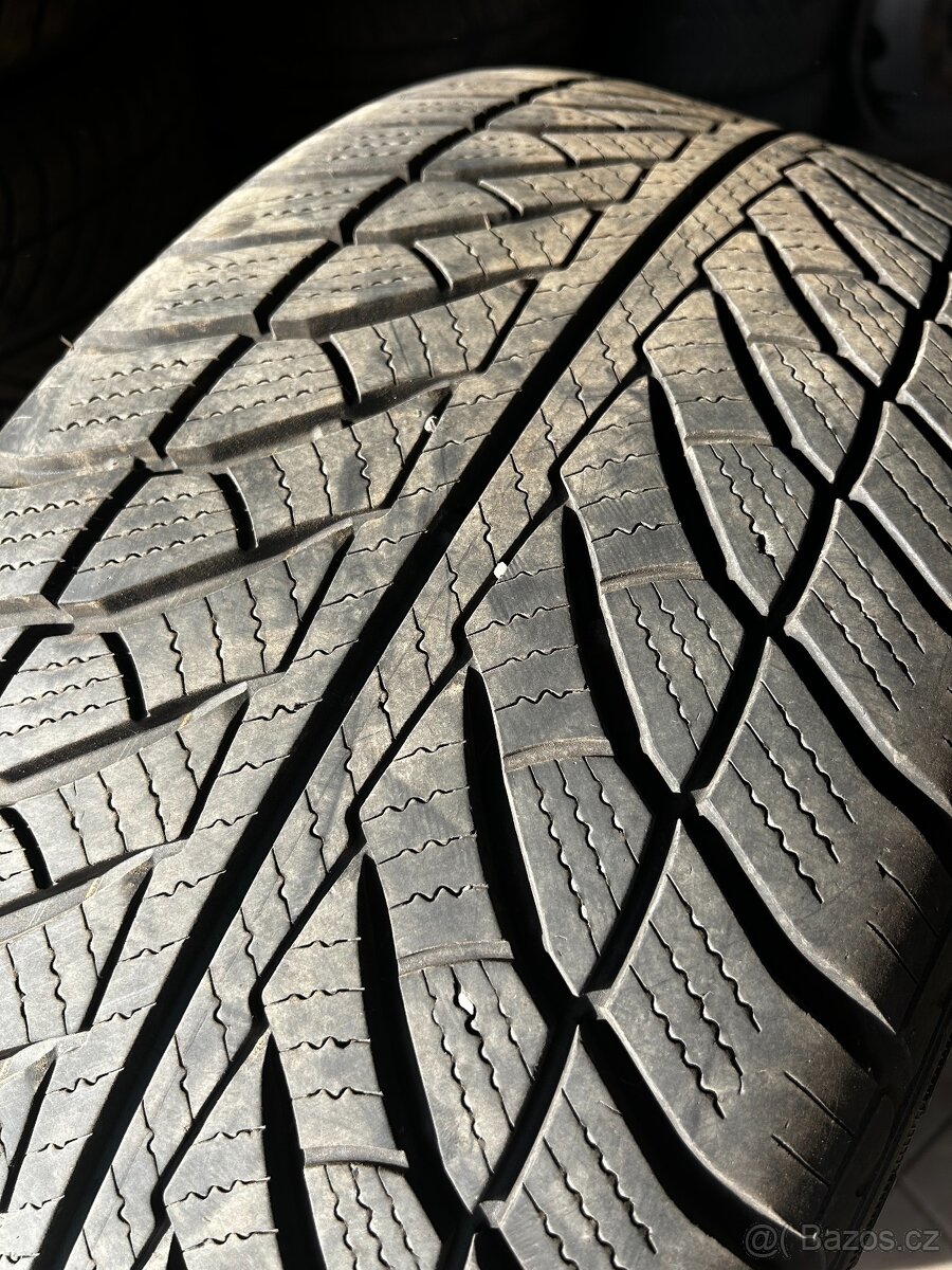PRODÁM SADU ZIMNÍ PNEU NA BMW X5 - 2