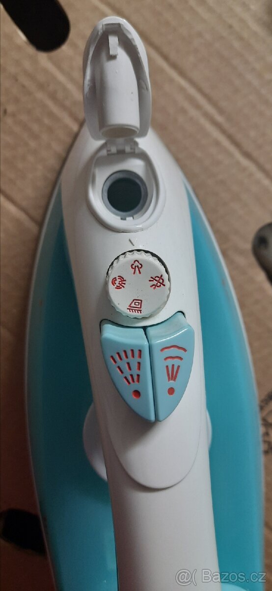 Prodám žehličku Moulinex za 300 Kč HK - 2