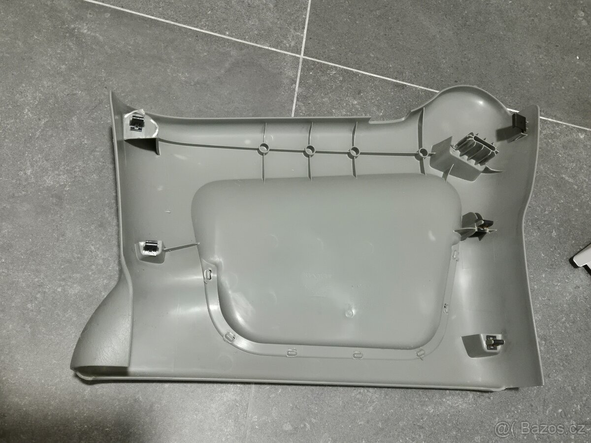 Renault Trafic 2 plastový bok dvojlavice do druhé řady - 2