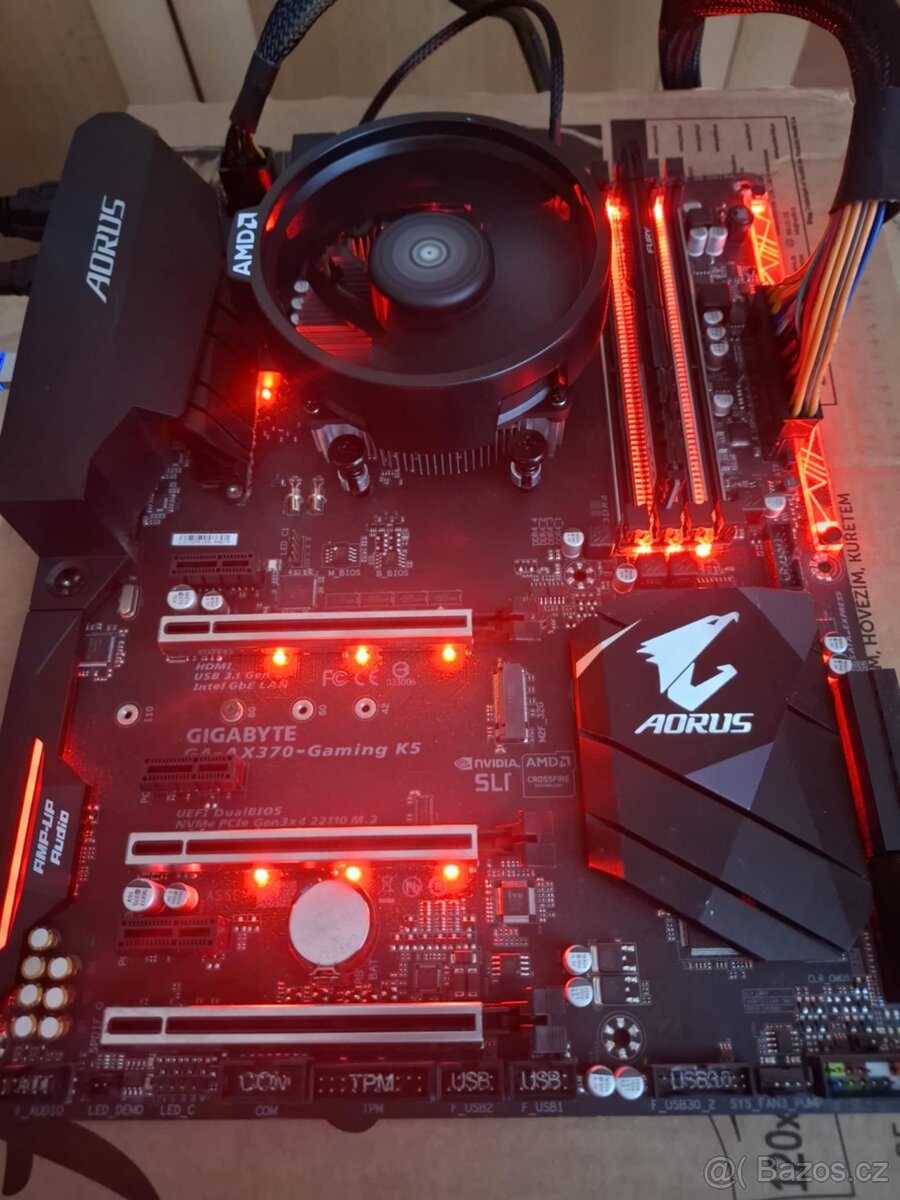 Gigabyte- GA- AX 370-gaming K5 - 2