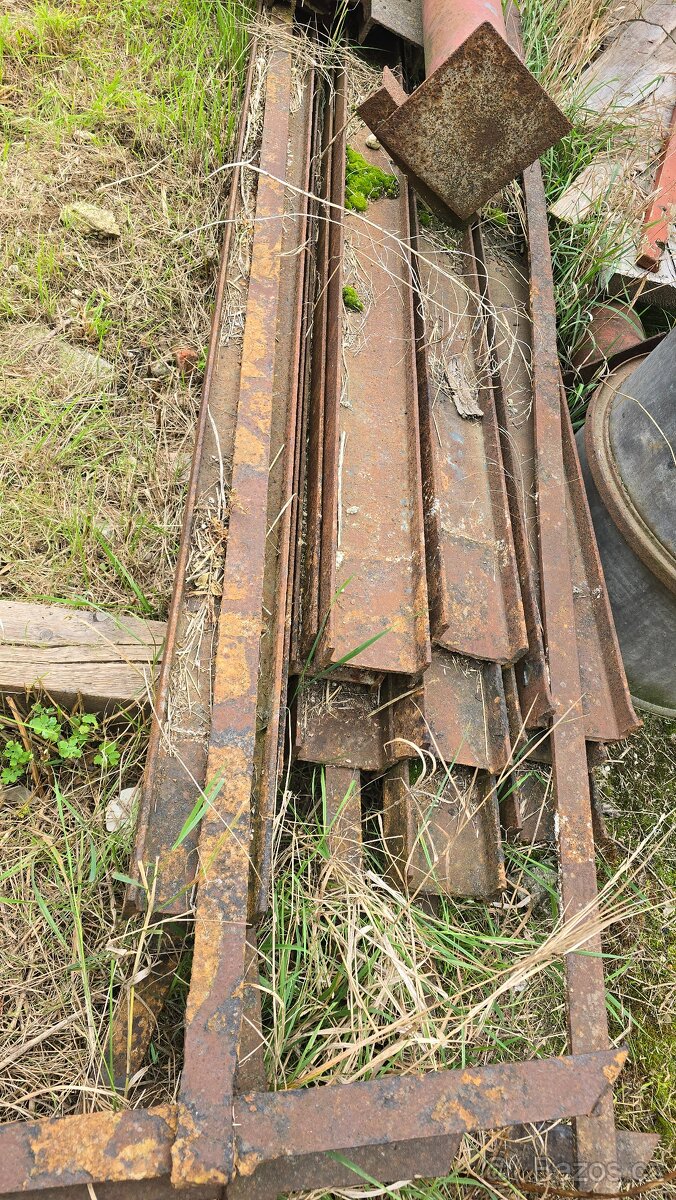 Železné traverzy, nosníky, íčka, sloupy - 2