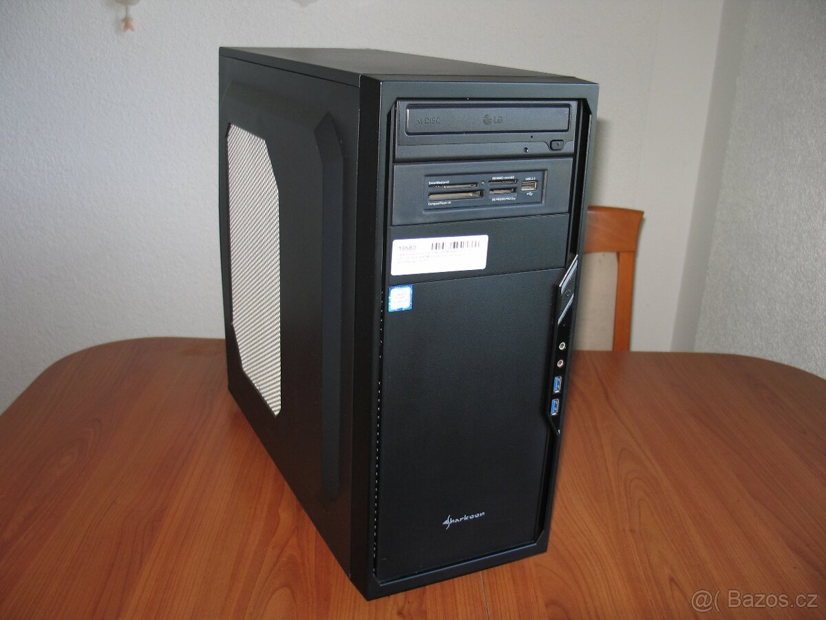 Prodám počítač s monitorem na práci i hry - 2