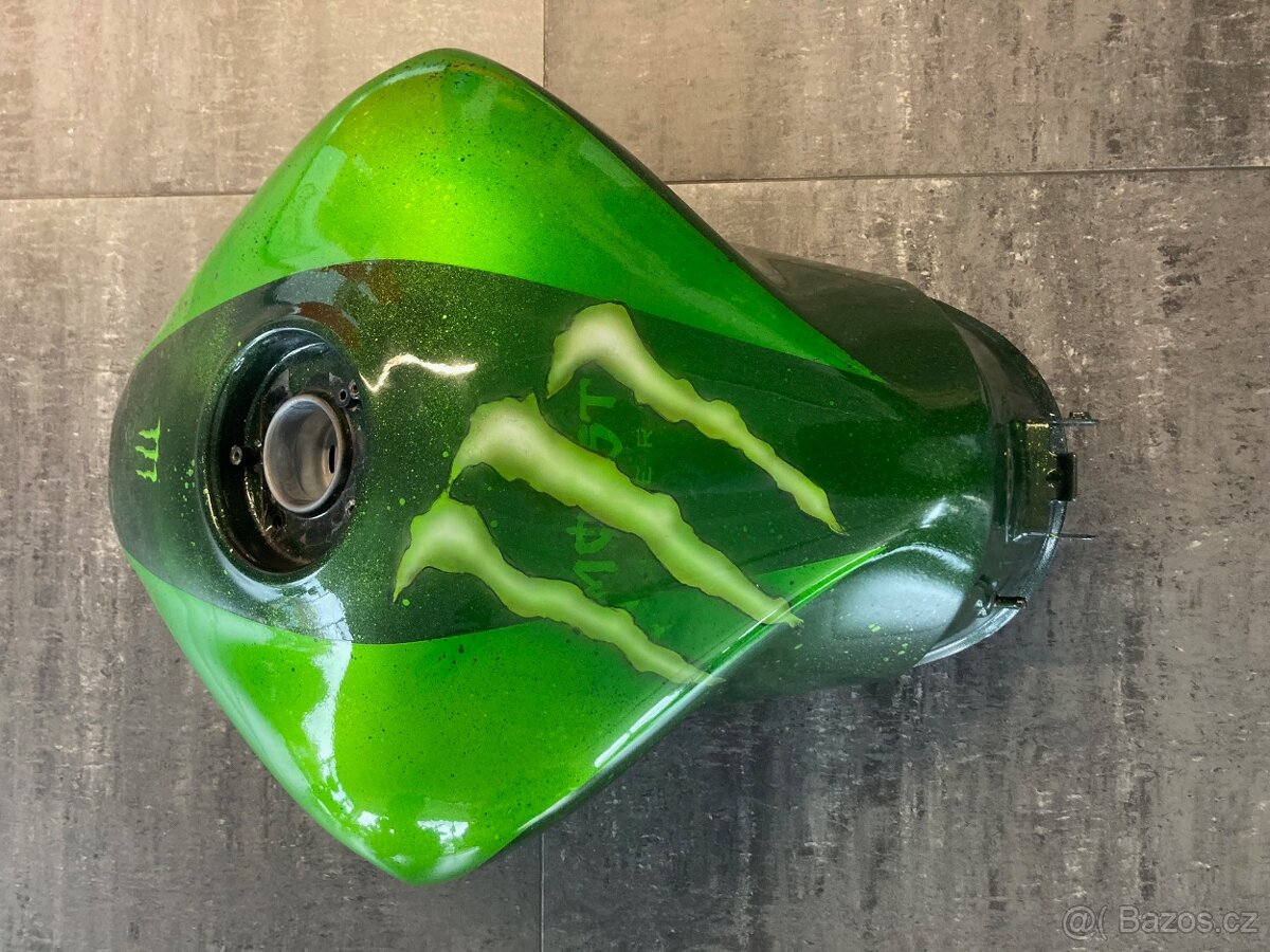 nádrž Kawasaki Z1000SX - 2