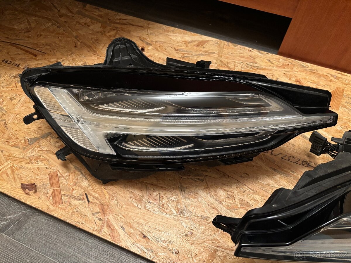 Světlomety Volvo v60 - 2