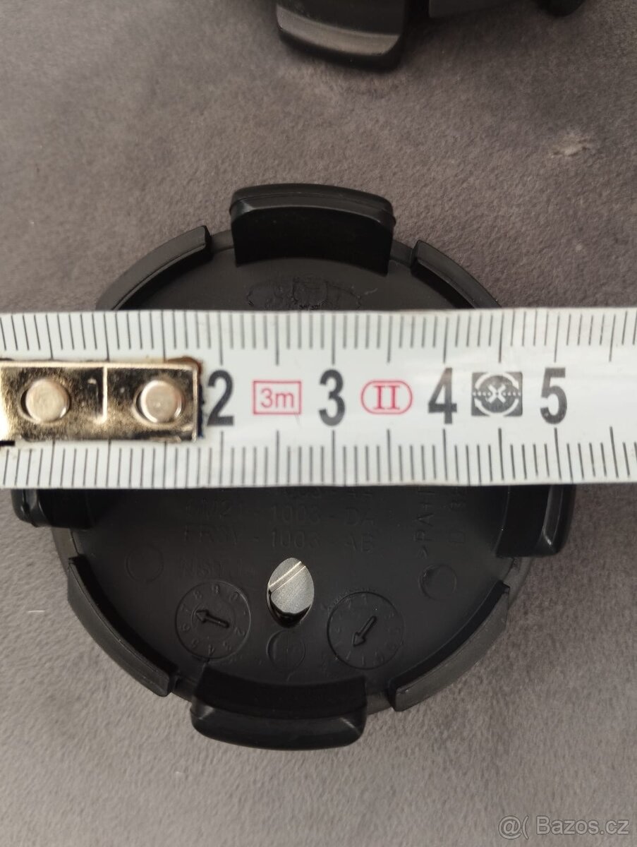 Krytka středu kola se znakem Ford - 2