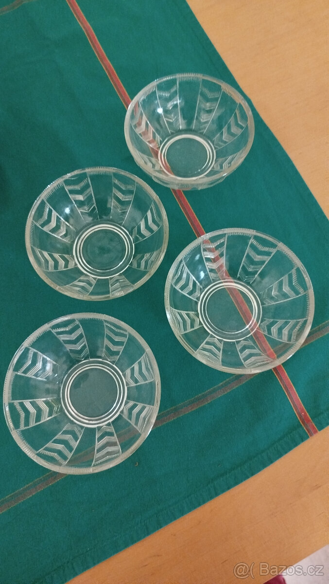 4 staré kompotové misky z lisovaného skla - 2