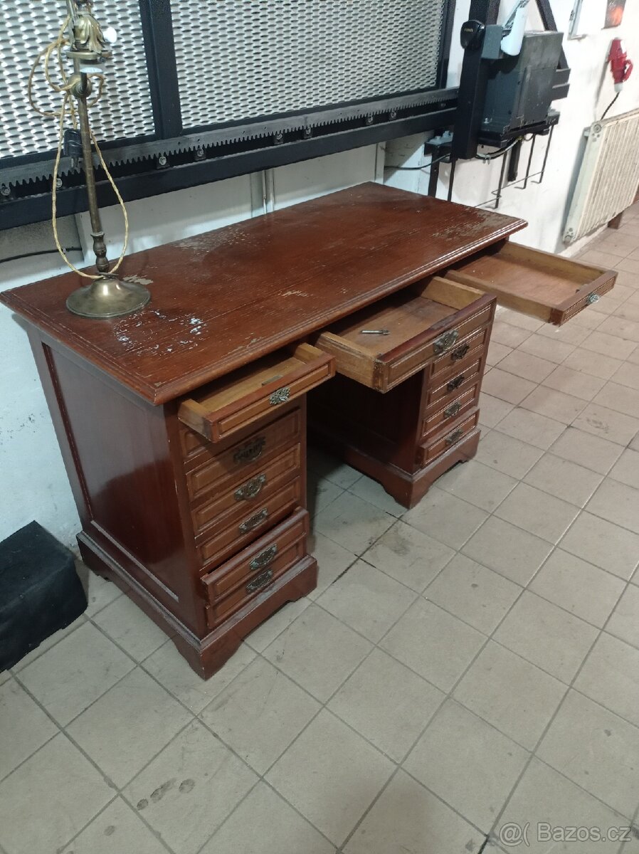 Psací stůl - 2
