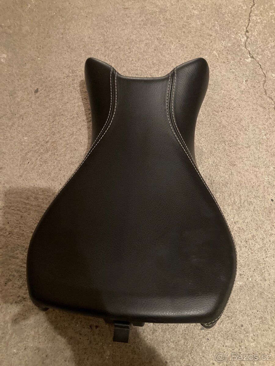 Sedlo BMW ninet. - 2