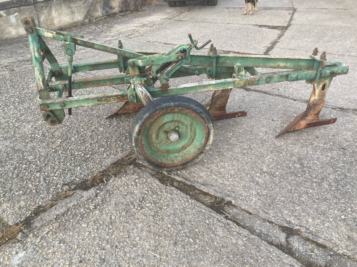 Pluh trojradličný - 2