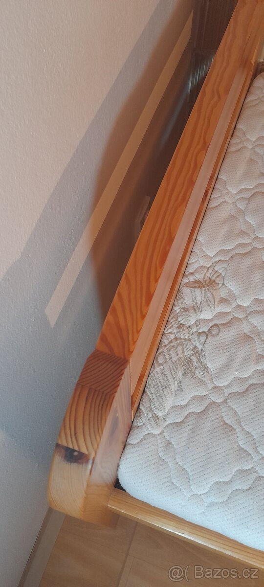 Postel z masivu borovice - 2