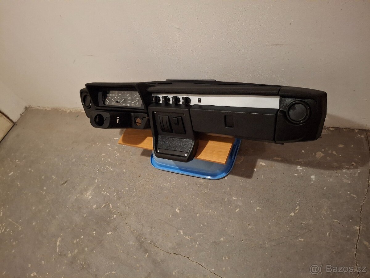 Škoda Rapid - palubní deska - 2