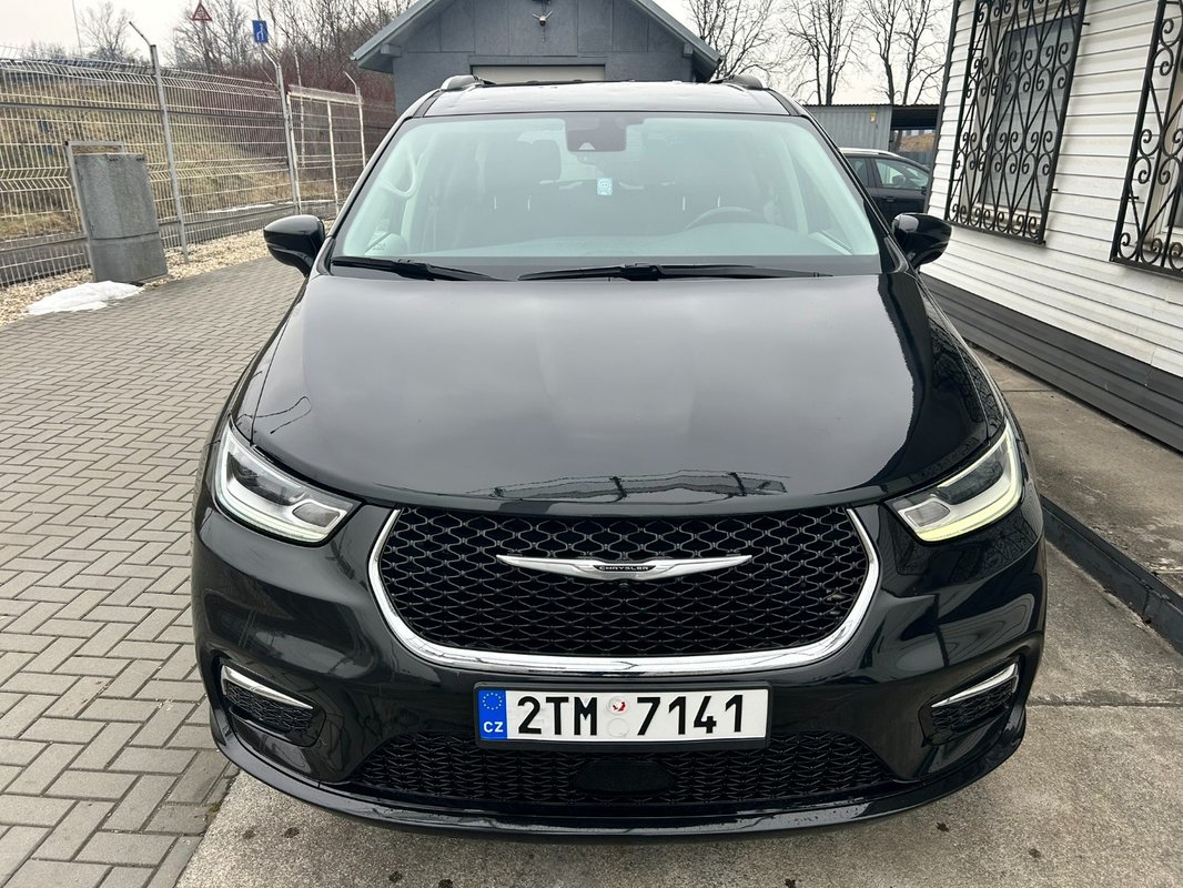 Chrysler Pacifica 3.6 214kw 2021 - 72 tis km - 2