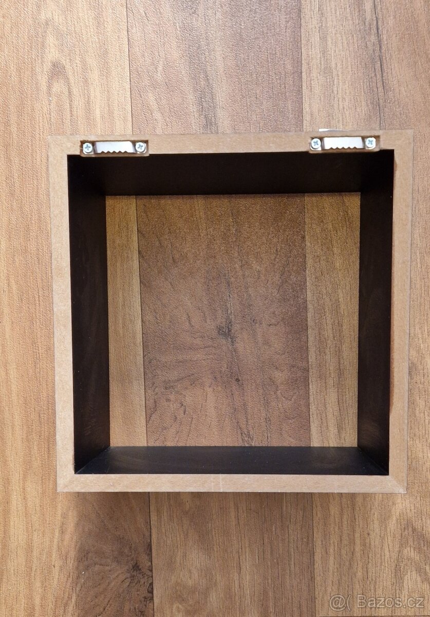 Nová polička Livrano - 2