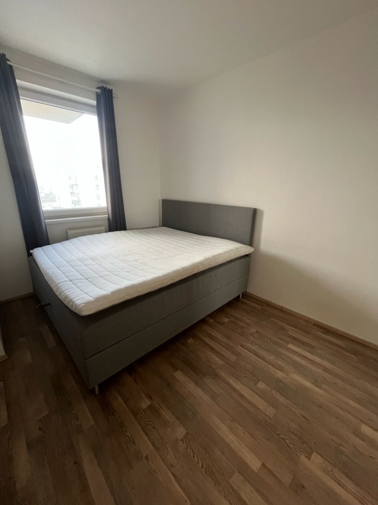 Moderní manželská postel - 2