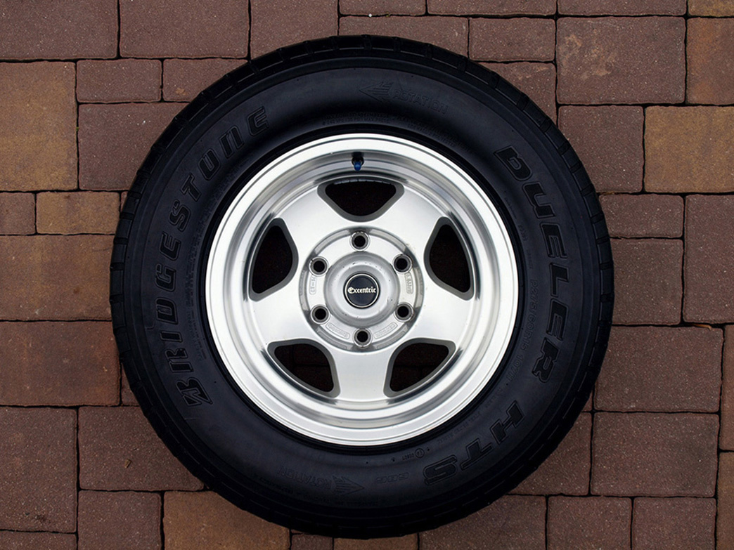 15" 6x139,7 EXCENTRIC 275/60R15 LEŠTĚNÉ CHEVY DODGE - 2