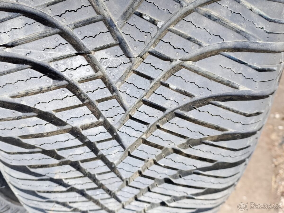 215/65/16 98v Trazano - celoroční pneu 4ks - 2