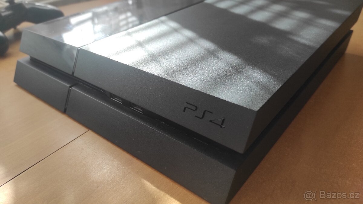 PlayStation 4 (PS4) - 2
