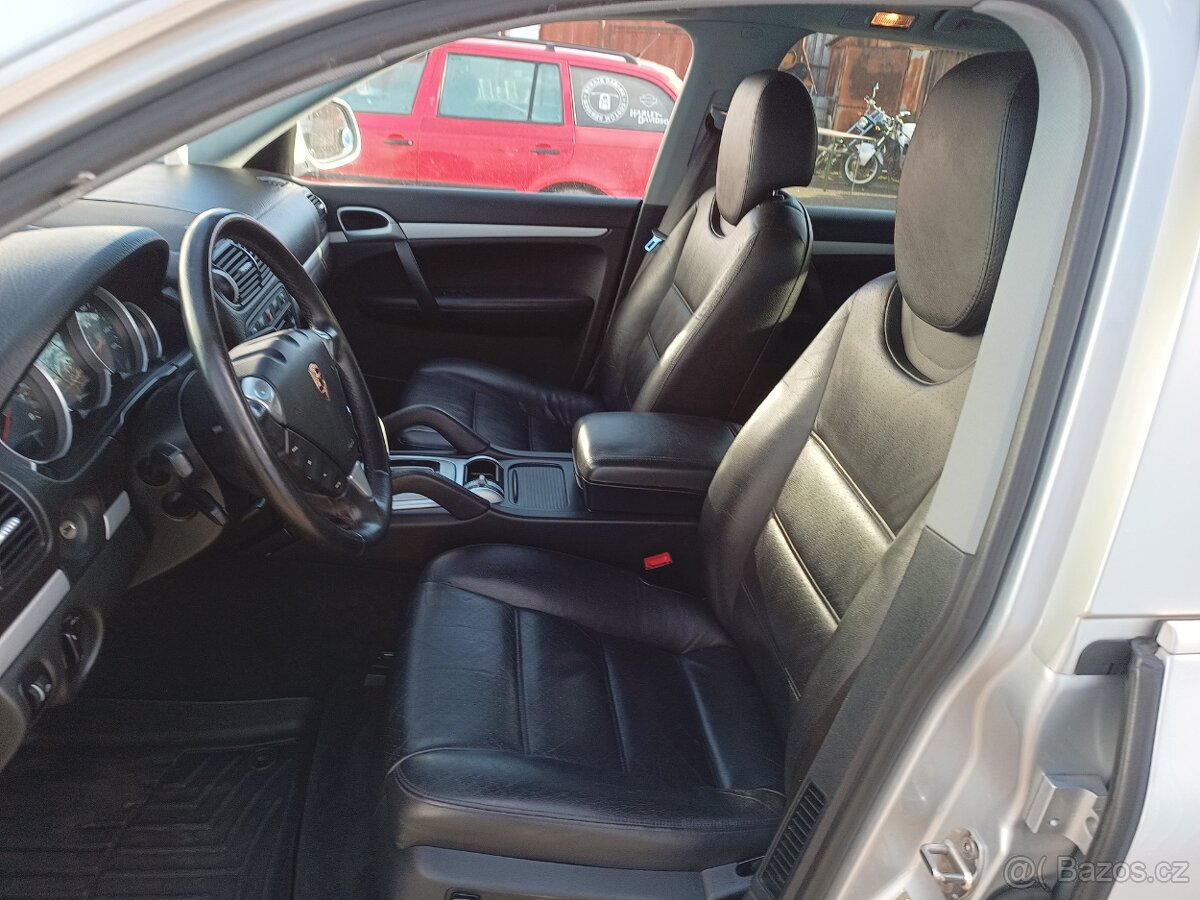 Porsche Cayenne S - 2