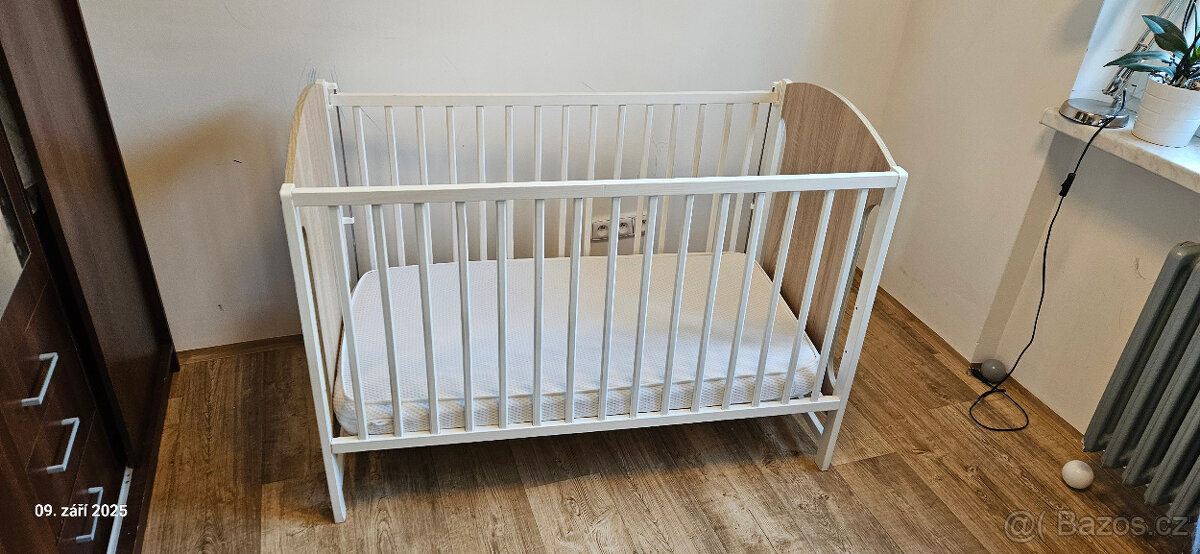 Dětská postýlka s medvídky - 2