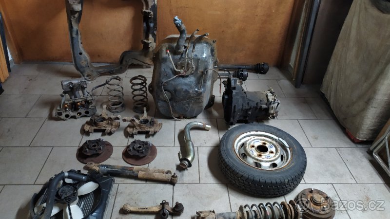 Daihatsu Cuore 0.9 i L501 ND ... čelní sklo ... - 2