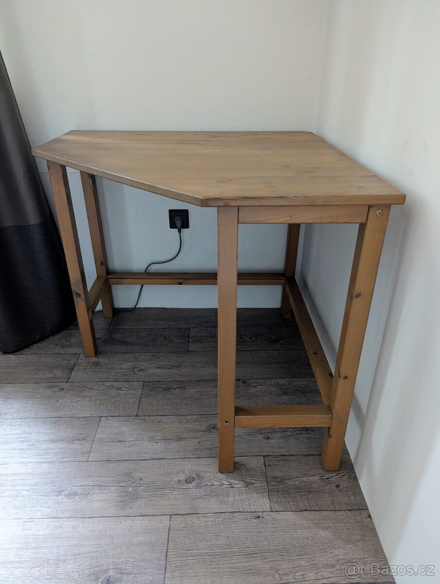 Dřevěný rohový stůl - 2