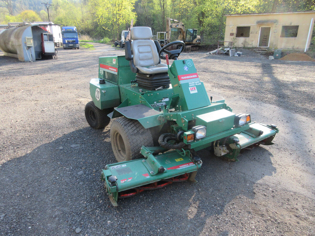 Malotraktor 4x4 RANSOMES PARKWAY - 2