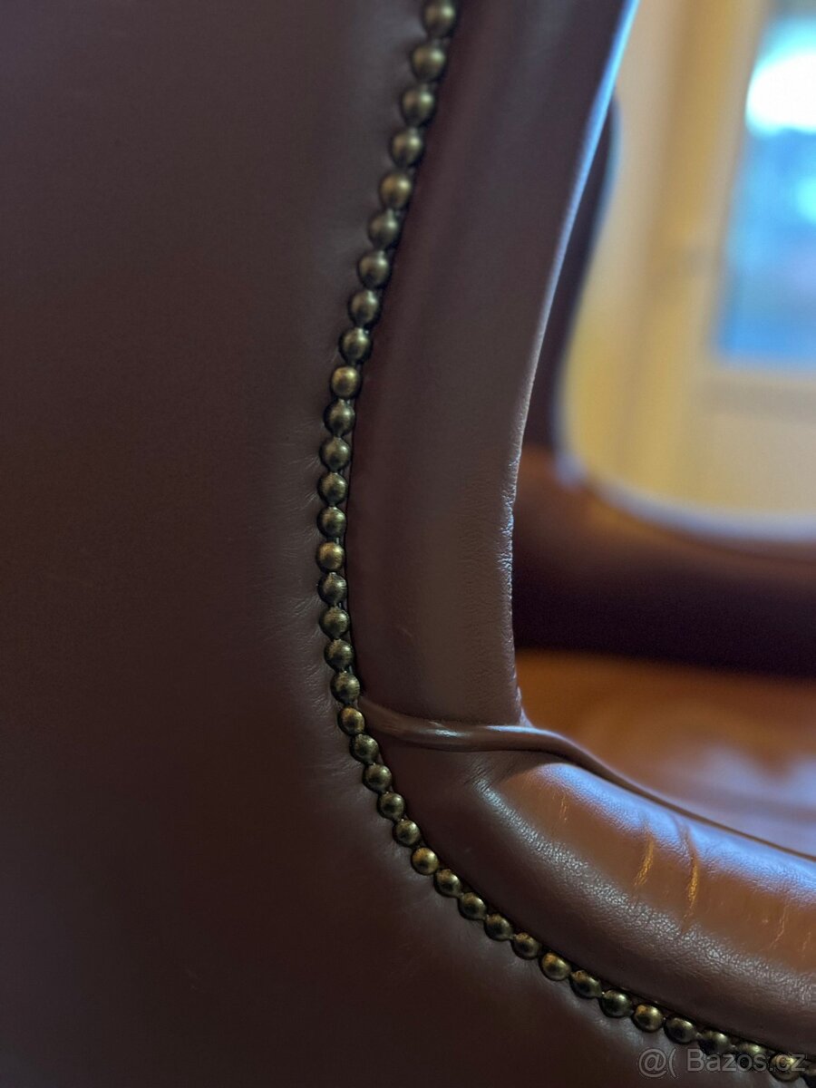Kožené křeslo ušák - 2